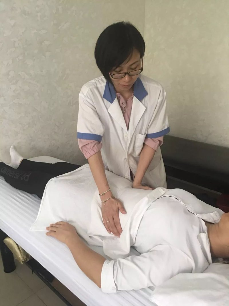 探访养生秘籍：中国传统推拿的魅力
